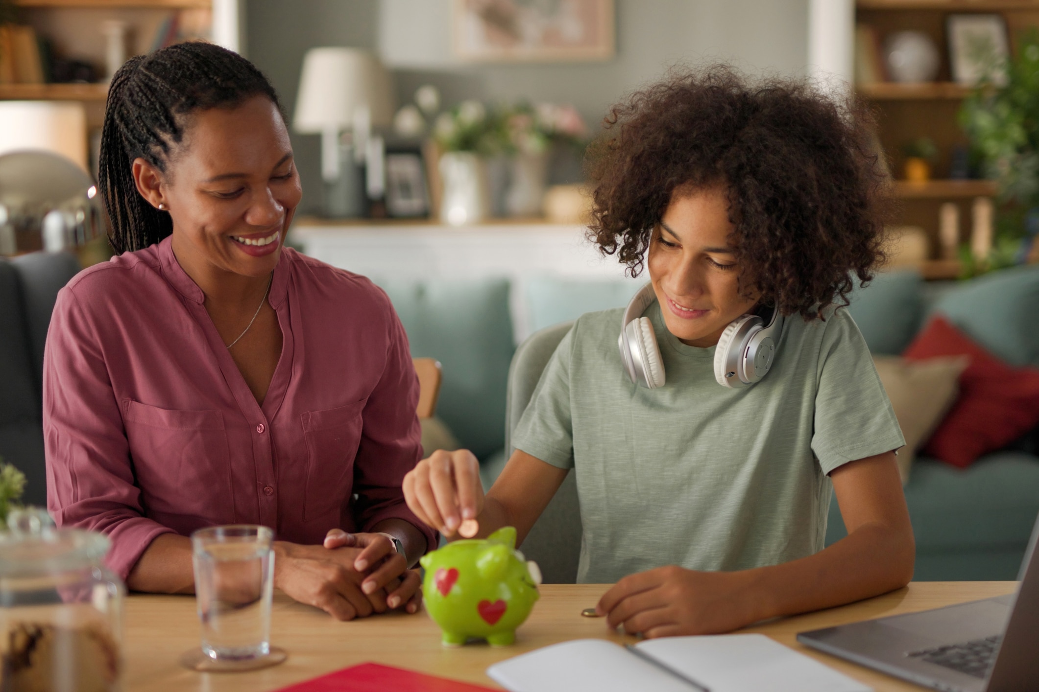 Good Money Habits to Teach Your Teen